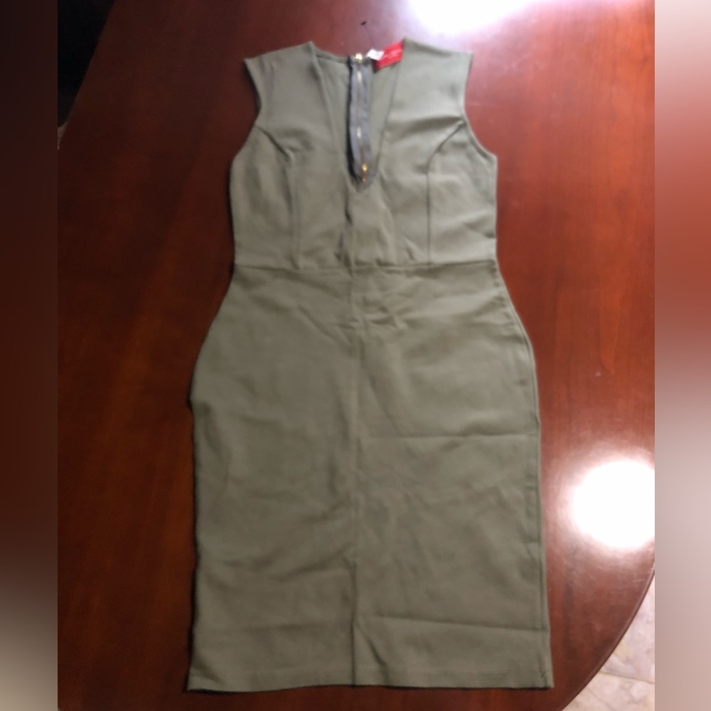 NWT AKIRA PLUNGE NECK DRESS